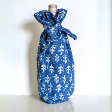 Load image into Gallery viewer, Reusable Kalamkari Cotton Bottle Gift Bags, Ethically Handmade in India