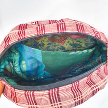 Load image into Gallery viewer, Round sari shoulder bag