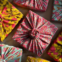 Load image into Gallery viewer, Reusable sari gift wrap, upcycled and reversible - Shakti.ism | शक्तिवाद
