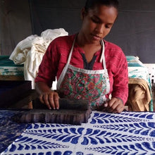 Load image into Gallery viewer, Block - printed organic cotton placemats (set of 2) - Shakti.ism | शक्तिवाद