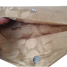 Load image into Gallery viewer, Handmade sari envelope clutch bag - Shakti.ism | शक्तिवाद