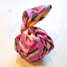 Load image into Gallery viewer, Reusable sari gift wrap, upcycled and reversible - Shakti.ism | शक्तिवाद
