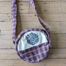 Load image into Gallery viewer, Round sari shoulder bag
