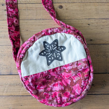 Load image into Gallery viewer, Round sari shoulder bag
