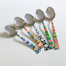 Load image into Gallery viewer, Hand-Painted Stainless Steel Tablespoons with Floral Patterns
