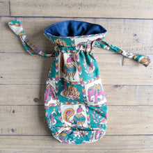 Load image into Gallery viewer, Eco Friendly Bottle Bags, Reusable Kalamkari Cotton Bottle Gift Bags, Ethically Handmade in India
