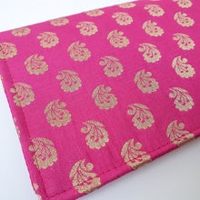 Load image into Gallery viewer, Handmade sari envelope clutch bag - Shakti.ism | शक्तिवाद
