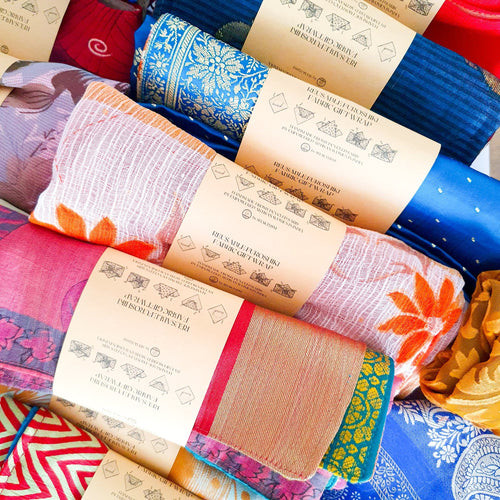 Reusable sari gift wrap, upcycled and reversible - Shakti.ism | शक्तिवाद